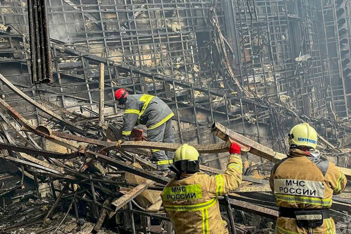 Сгоревший зал «Крокус Сити Холл», 23 марта 2024 года. Фото: МЧС России / EPA-EFE