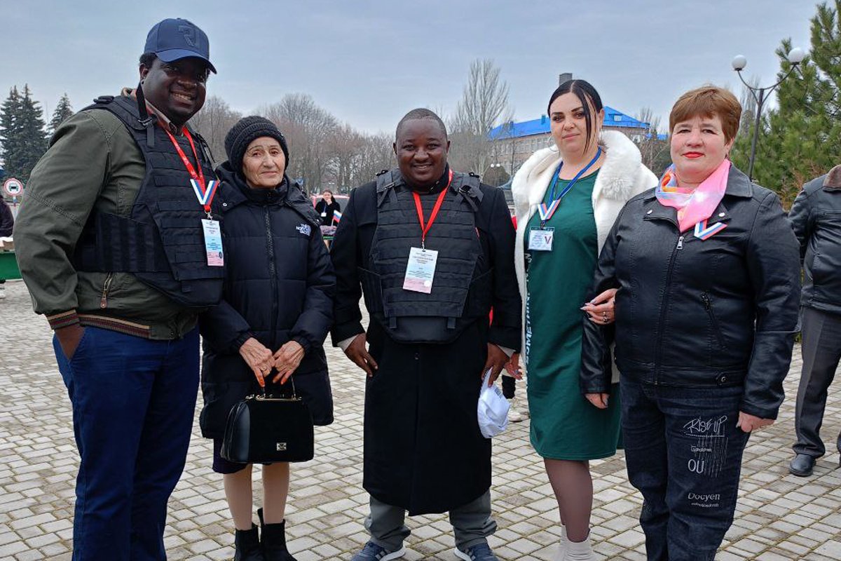 Международные наблюдатели на «президентских выборах» в Херсонской области, 17 марта 2024 года. Фото:  izbirkomherson  / Telegram