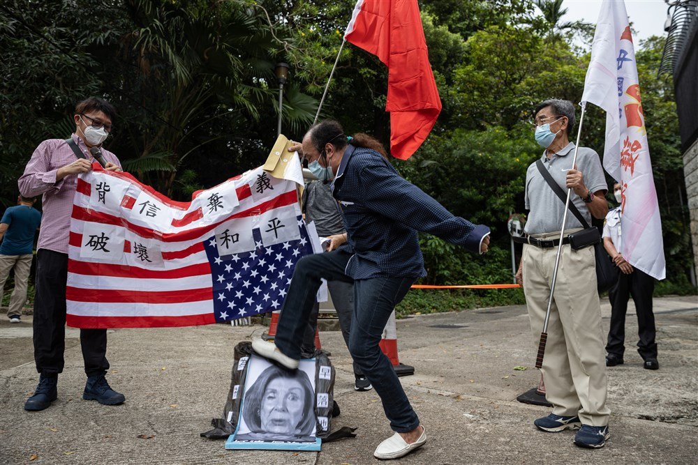 Протесты в Китае против визита Нэнси Пелоси. Фото: ЕРА