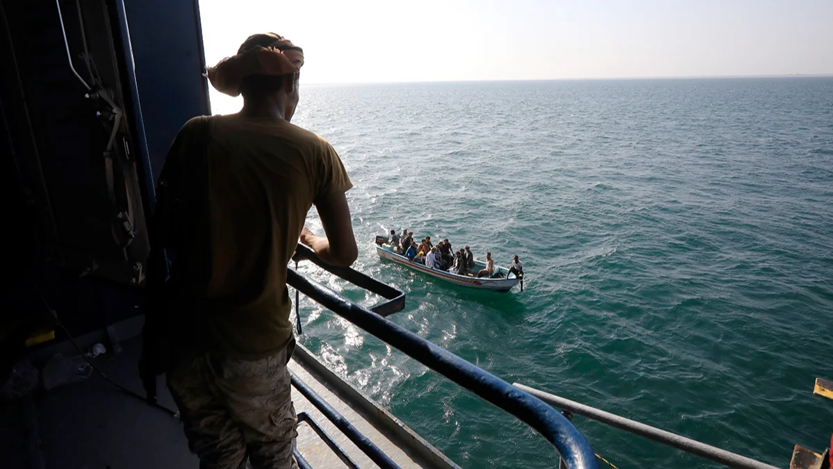 США и Великобритания ударили по хуситам в Йемене в ответ на блокаду Красного моря