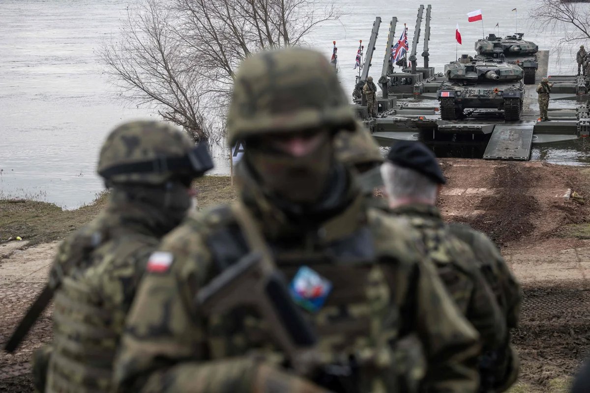 Polish soldiers and tanks during NATO Dragon-24 exercises in the north of Poland, 4 March 2024. Photo: Wojtek Radwanski / AFP / Scanpix / LETA