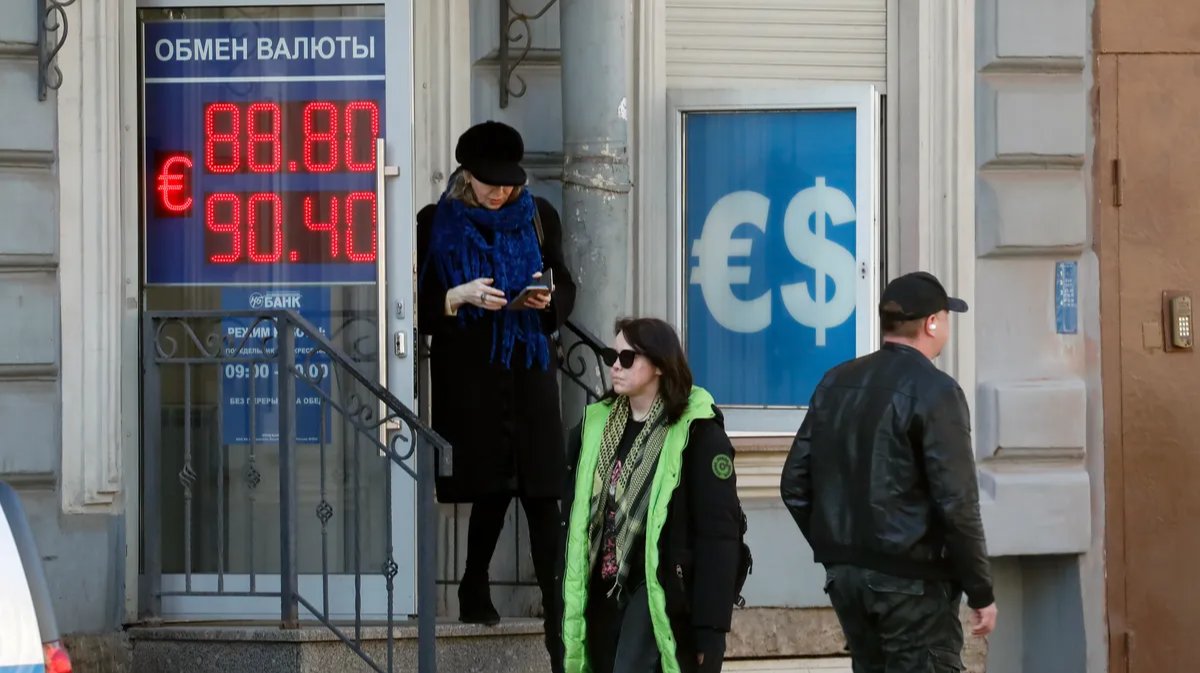 Russia’s plummeting ruble