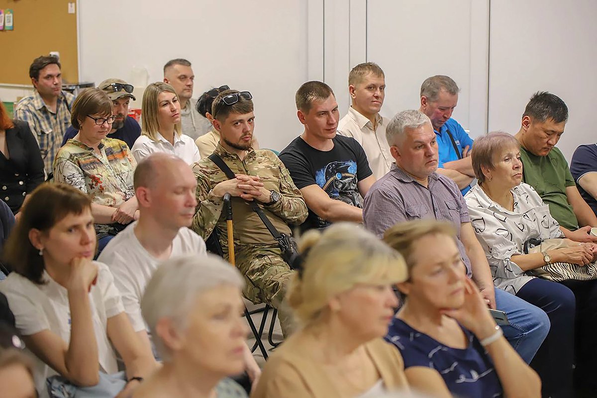 Посетители на презентации книги Шторм Z в городе Верхняя Пышма. Фото: Евгений Кочетков