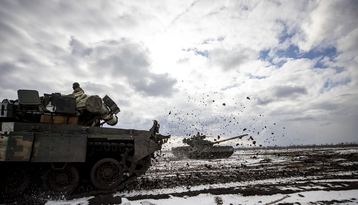 Танки украинской армии на передовой возле Угледара и Марьинки. 15 февраля 2023 года. Фото: Mustafa Ciftci / Anadolu Agency / Getty Images