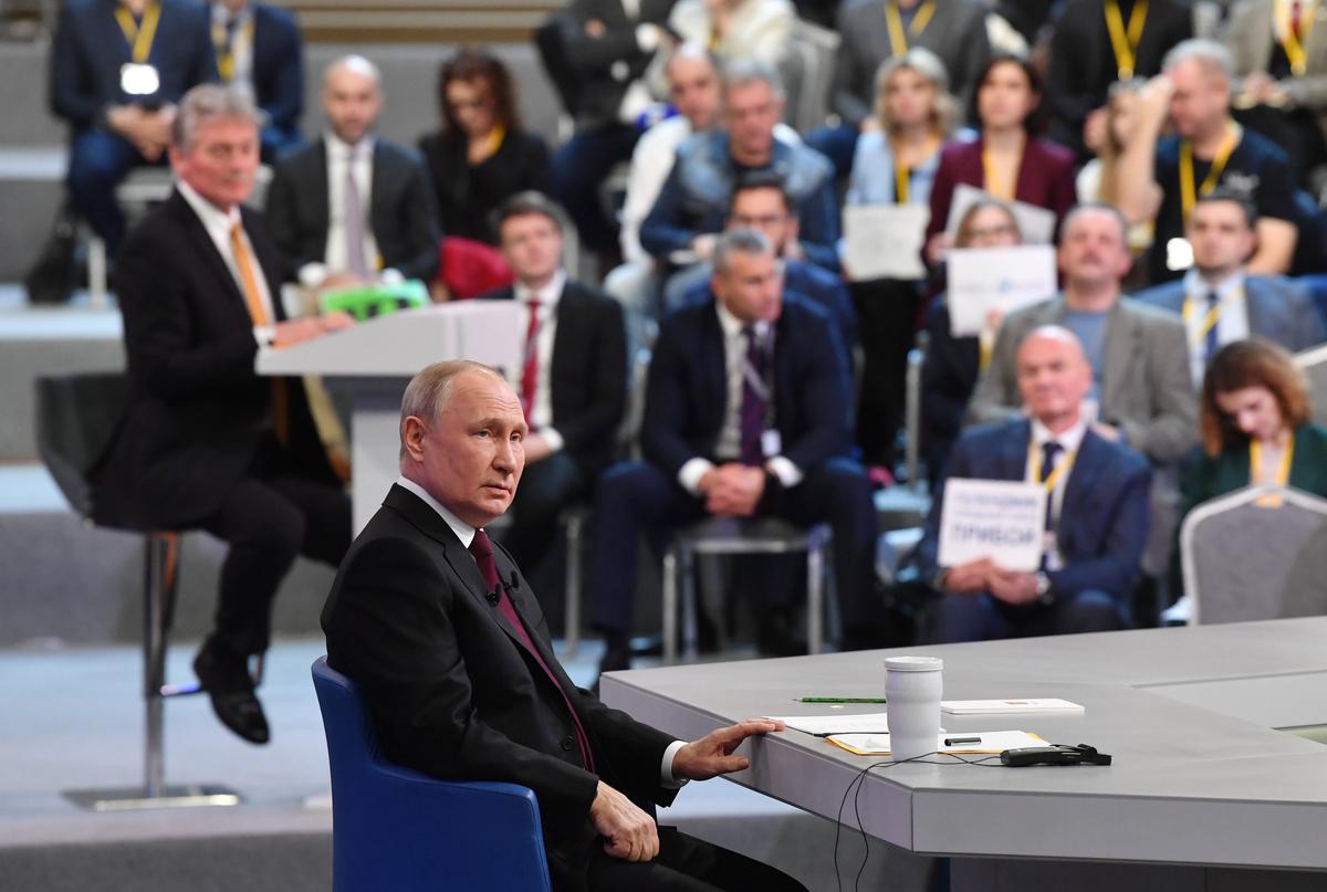 Russian President Vladimir Putin holds his annual Direct Line call-in show and press conference in Moscow on 14 December 2023. Photo: EPA-EFE / ALEXANDER KAZAKOV / SPUTNIK / KREMLIN POOL