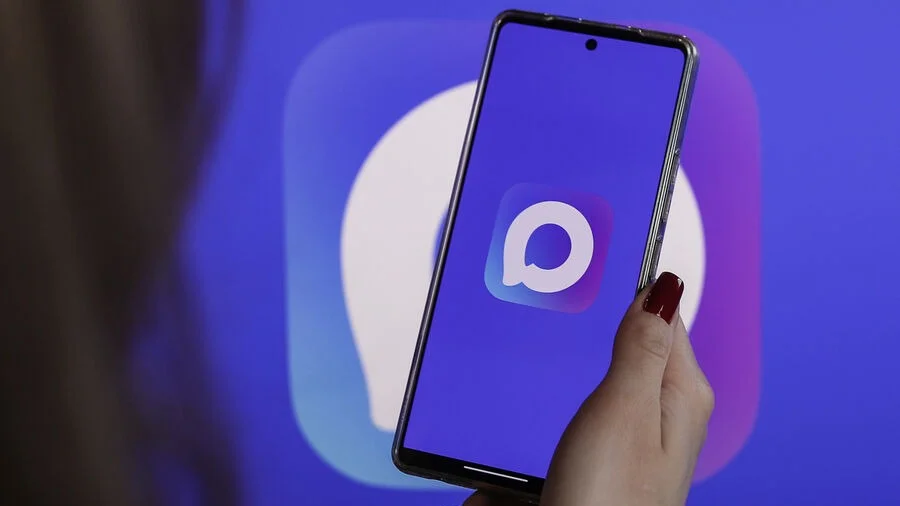 Госдума приняла закон о переводе домовых чатов в госмессенджер Max