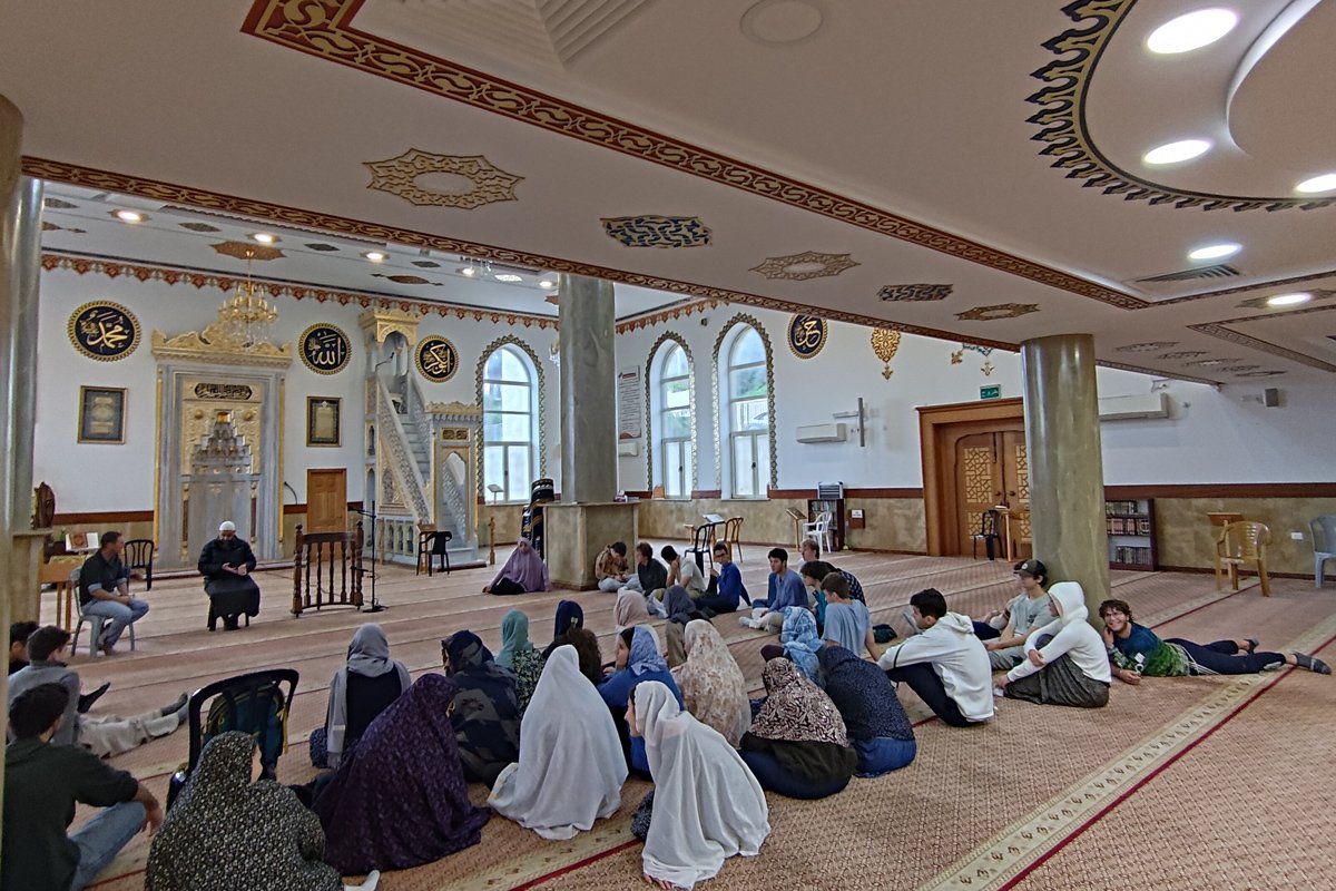 Дневной намаз в мечети имени Кадырова, Абу-Гош февраль 2024 г. Фото: Игорь Кац / «Новая газета Европа»