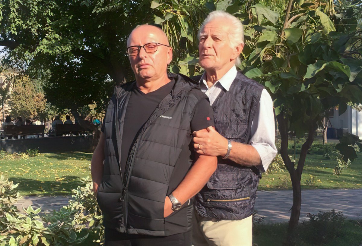 Фото Отара с отцом в Израиле. Фото предоставлено героями публикации