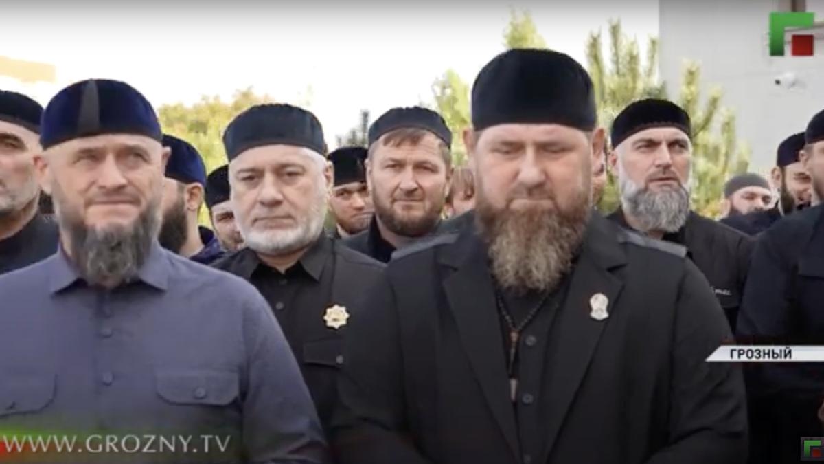 Дядя Кадырова Магомед и сам Кадыров на открытии мечети в Грозном в октябре 2023 года. Фото:  grozny.tv