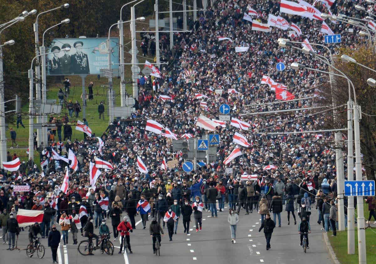 A march in Minsk protesting against the presidential election results, 18 October 2020. Photo: EPA