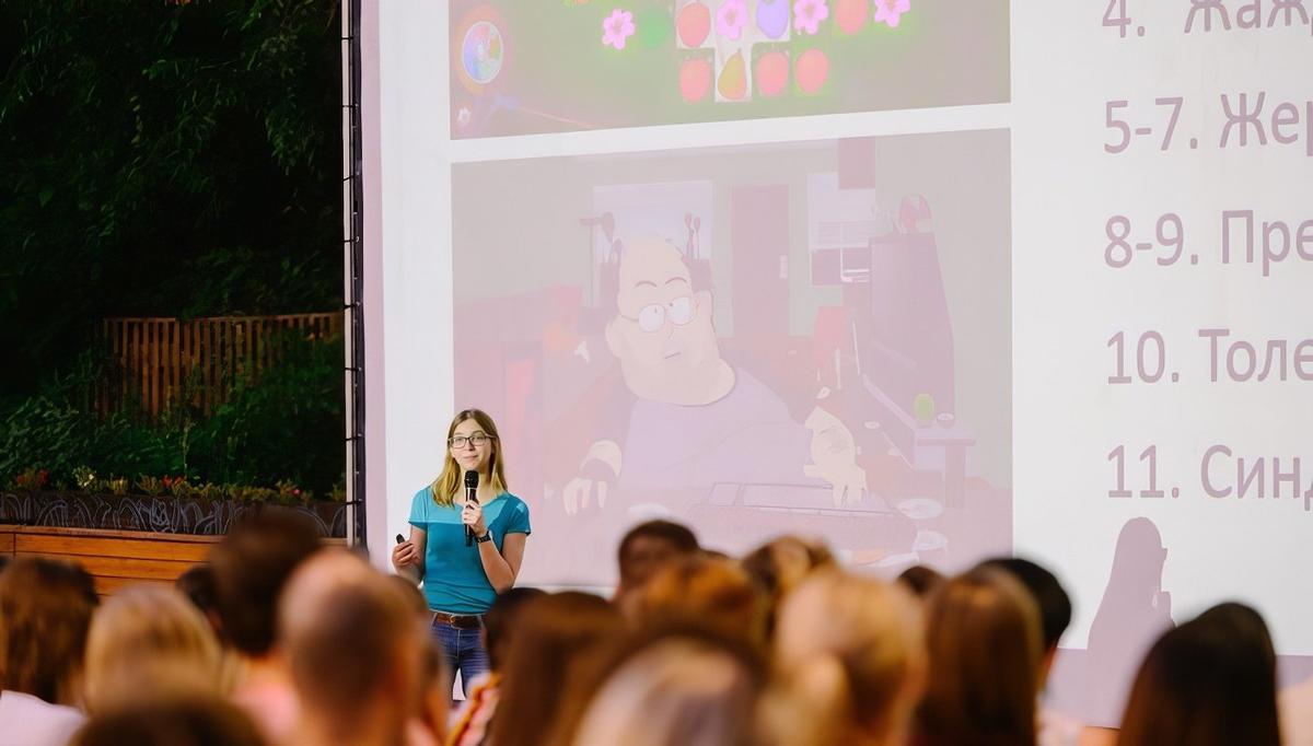 Ася Казанцева на лекции в Одессе, 2019 год. Фото: Ася Казанцева / Instagram