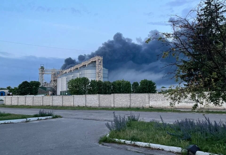 Fire in Svatove following shelling. Photo: Telegram channel Svatovonews