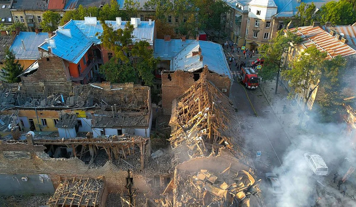 The aftermath of a Russian strike on a residential area in Lviv, 4 September 2024. Photo: Press Service of the National Police of Ukraine / EPA-EFE