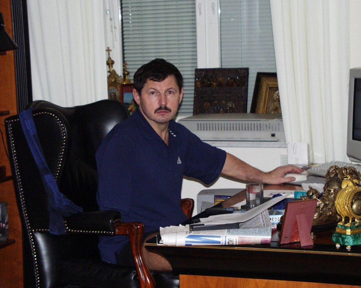 Барсуков (он же Кумарин) в своем рабочем кабинете. Фото:  47news.ru