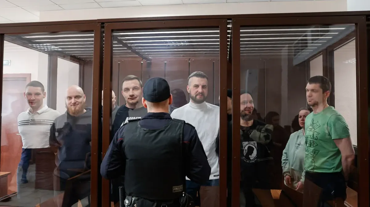 11 фигурантов дела телеграм-канала «Что делать!» приговорили к срокам от пяти до восьми лет по обвинению в «склонении к массовым беспорядкам»