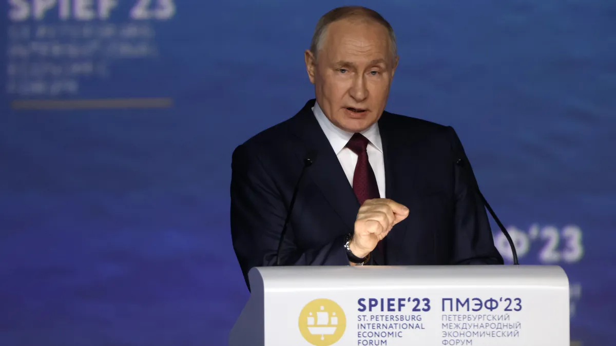 Больше всего на свете он не любит две вещи: нацизм и евреев