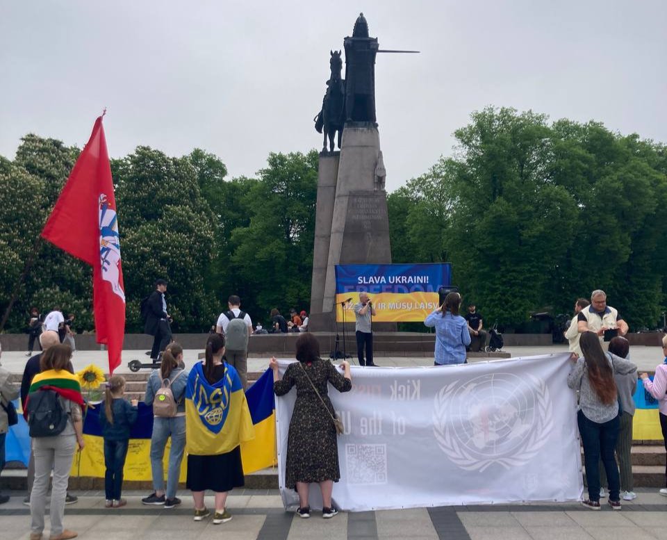 Еженедельный митинг в поддержку Украины в Вильнюсе. Фото: Илья Азар, специально для «Новой газеты Европа»