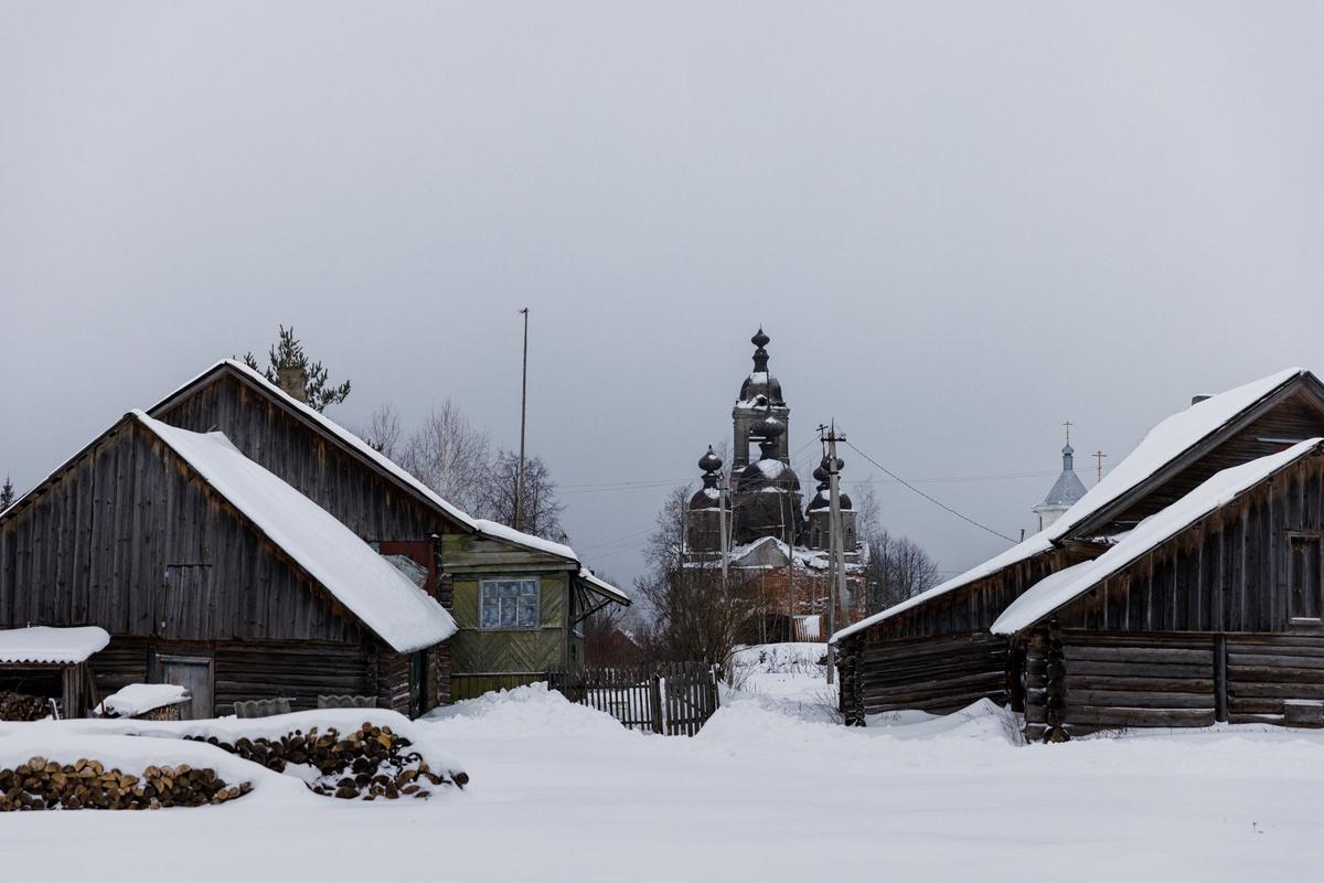 Village Shileksha, the central street. Photo: Elena Georgieva, exclusively for Novaya Gazeta Europe