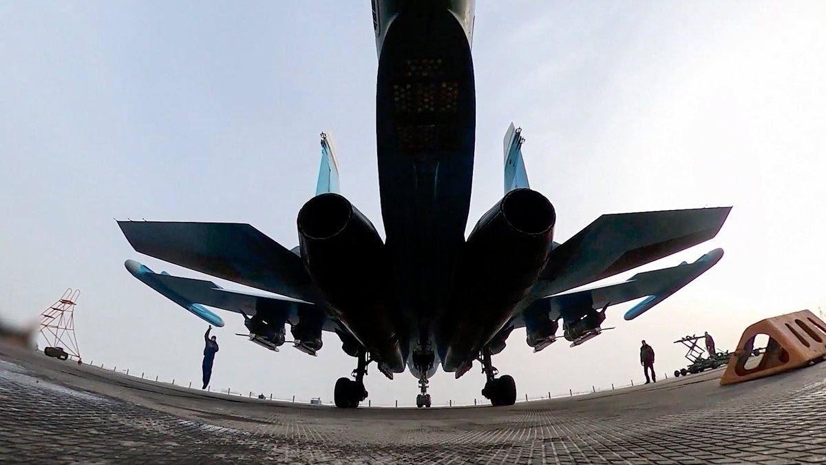 Подготовка к полету СУ-34, 4 апреля 2024 года. Фото: Министерство Обороны России / EPA-EFE