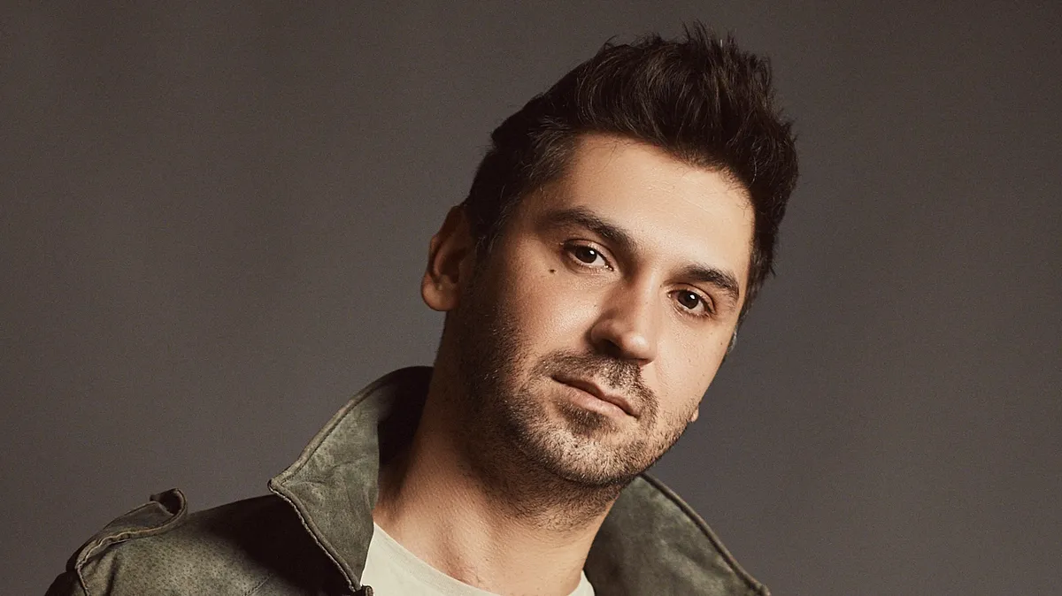 Худрук красноярского ТЮЗ уволился после публичного обвинения в измене родине из-за переезда за границу и постановки спектакля о Сталине