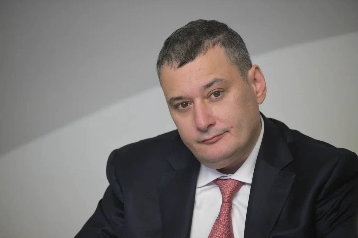 Жыныс қызы ұйықтайды әкесі ұйықтайды