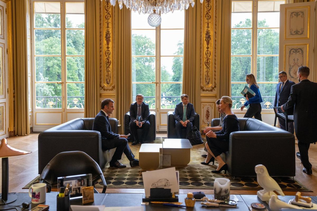 French President Emmanuel Macron and Yulia Navalnaya at the Élysée Palace, Paris, France, 31 May 2024. Photo: X