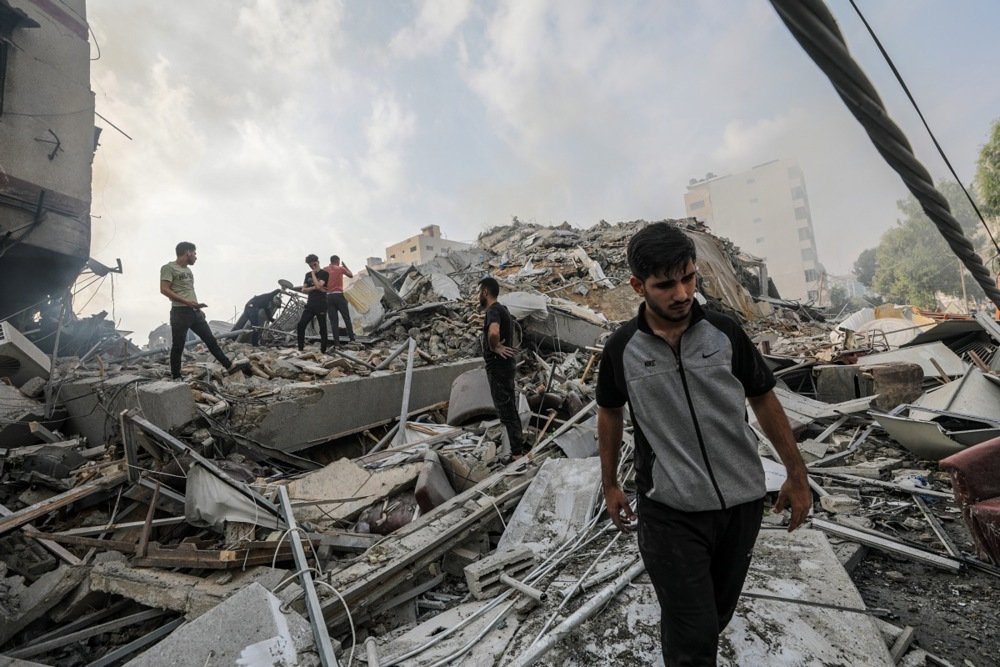 Pasojat e sulmeve ajrore izraelite në Gaza, 8 tetor 2023.  Foto: EPA-EFE/MOHAMMED SABER