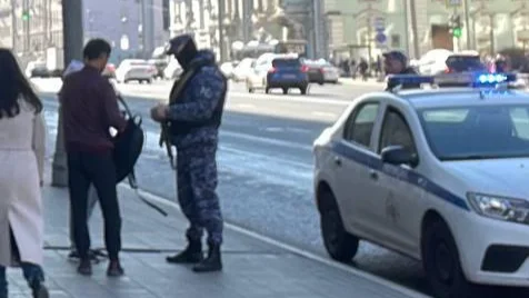 Жители Москвы и Петербурга сообщили о полицейских «облавах» на мужчин из-за мобилизации. В Совфеде назвали это незаконным