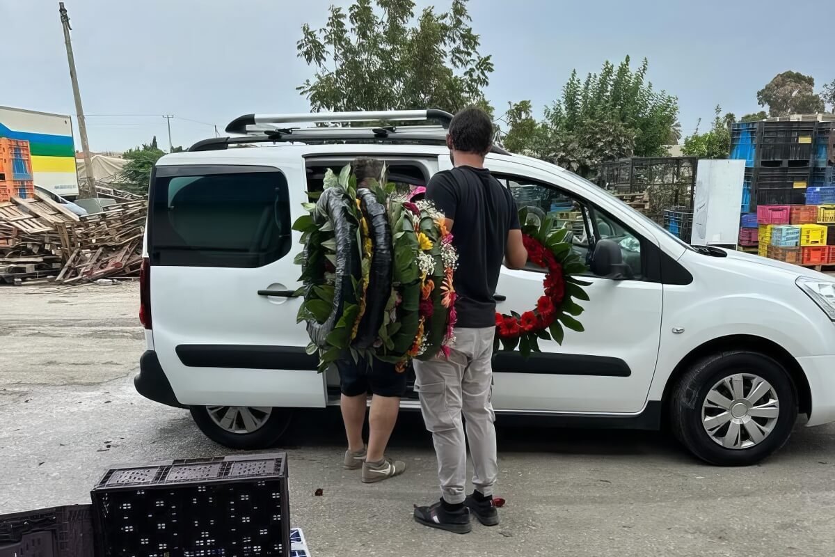 Funerali i Kurorës.  Vullnetarët ia dhanë fotografinë Novaya Gazeta Europe