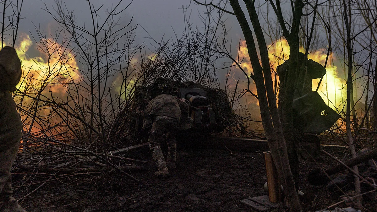 «Они там по трупам ходят, ими все завалено». Семьи мобилизованных пожаловались Путину на «мясные штурмы» Авдеевки с целью взять город к «прямой линии»
