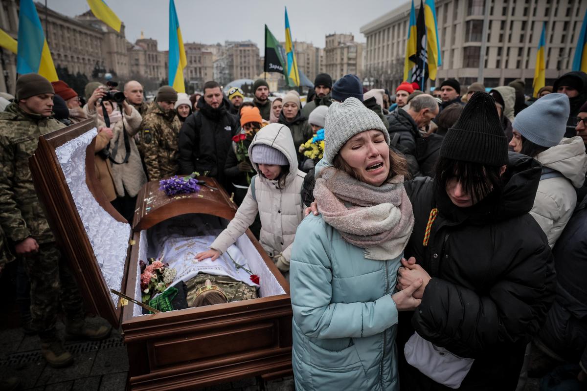 Mourners at the funeral ceremony for Ukrainian serviceman Maksym Kryvtsov in Kyiv, Ukraine, 11 January 2024. Photo: EPA-EFE/OLEG PETRASYUK