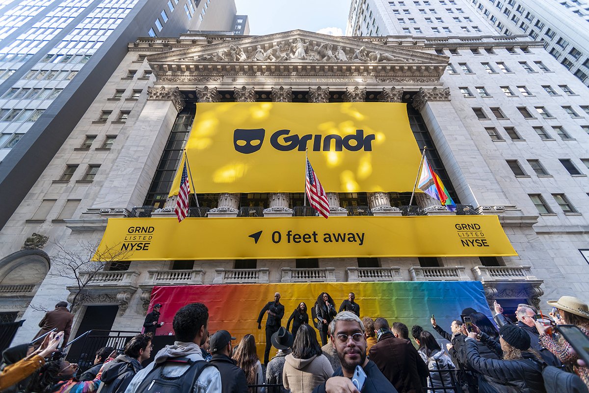 Баннер Grindr на фасаде Нью-Йоркской фондовой биржей, 18 ноября 2022 года. Фото: Levine-Roberts / IMAGO / Scanpix / LETA