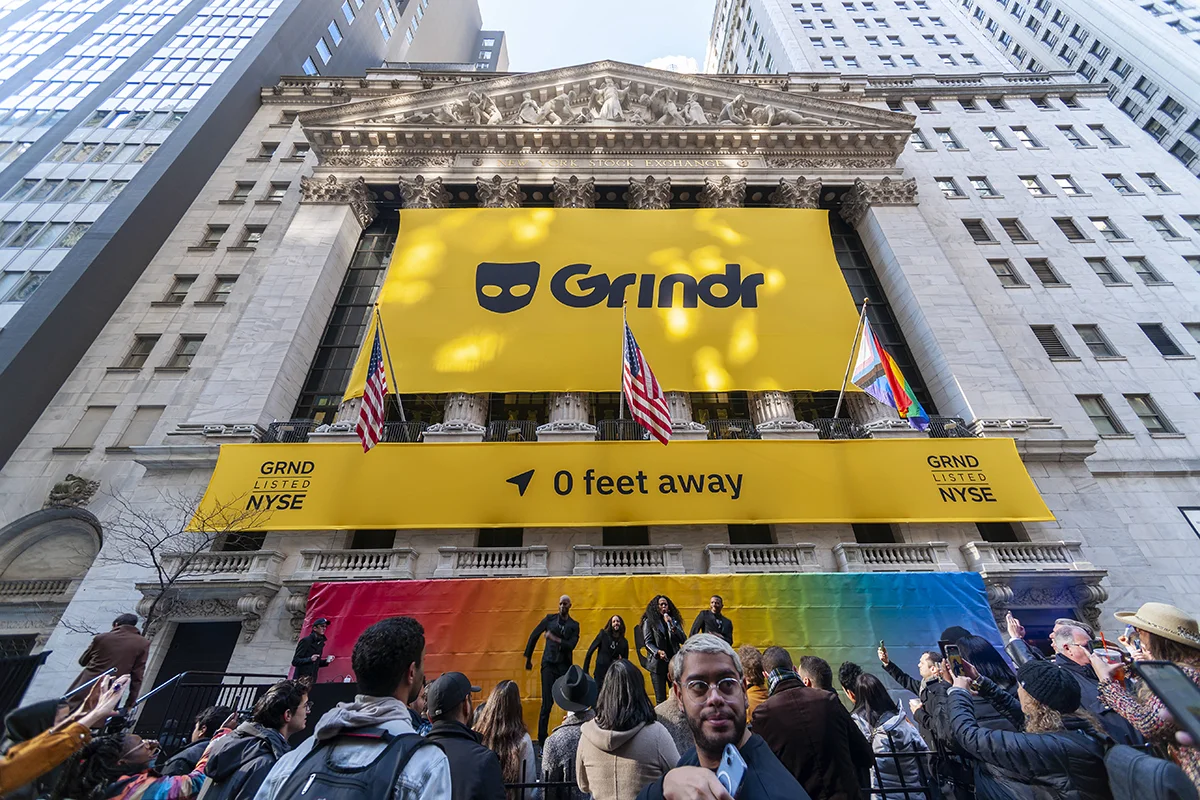 Баннер Grindr на фасаде Нью-Йоркской фондовой биржей, 18 ноября 2022 года. Фото: Levine-Roberts / IMAGO / Scanpix / LETA