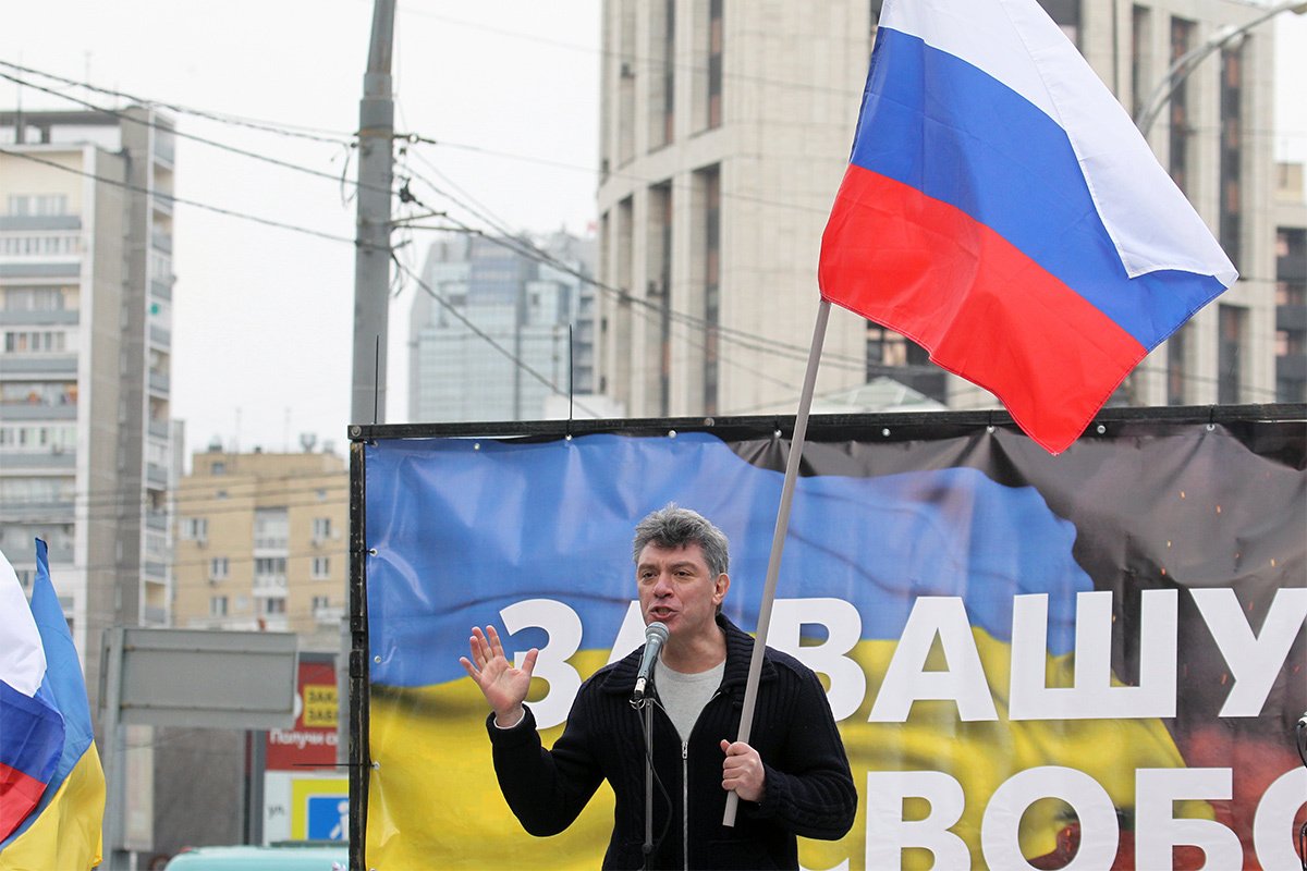 Boris Nemtsov speaks at a rally against the war in Donbas, Moscow, 15 March 2014. Photo: Sasha Mordovets / Getty Images