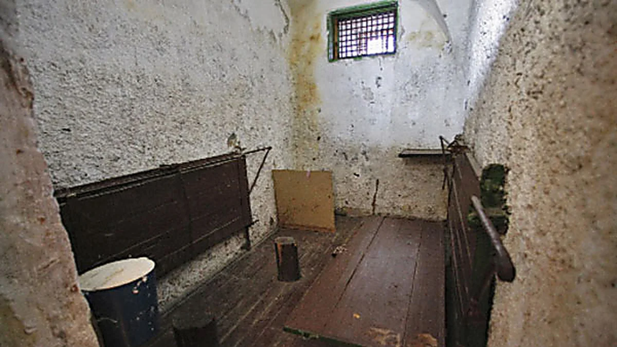 В столичном СИЗО умер бизнесмен Игорь Котельников. По данным СМИ, от него требовали показания против экс-замминистра обороны Тимура Иванова