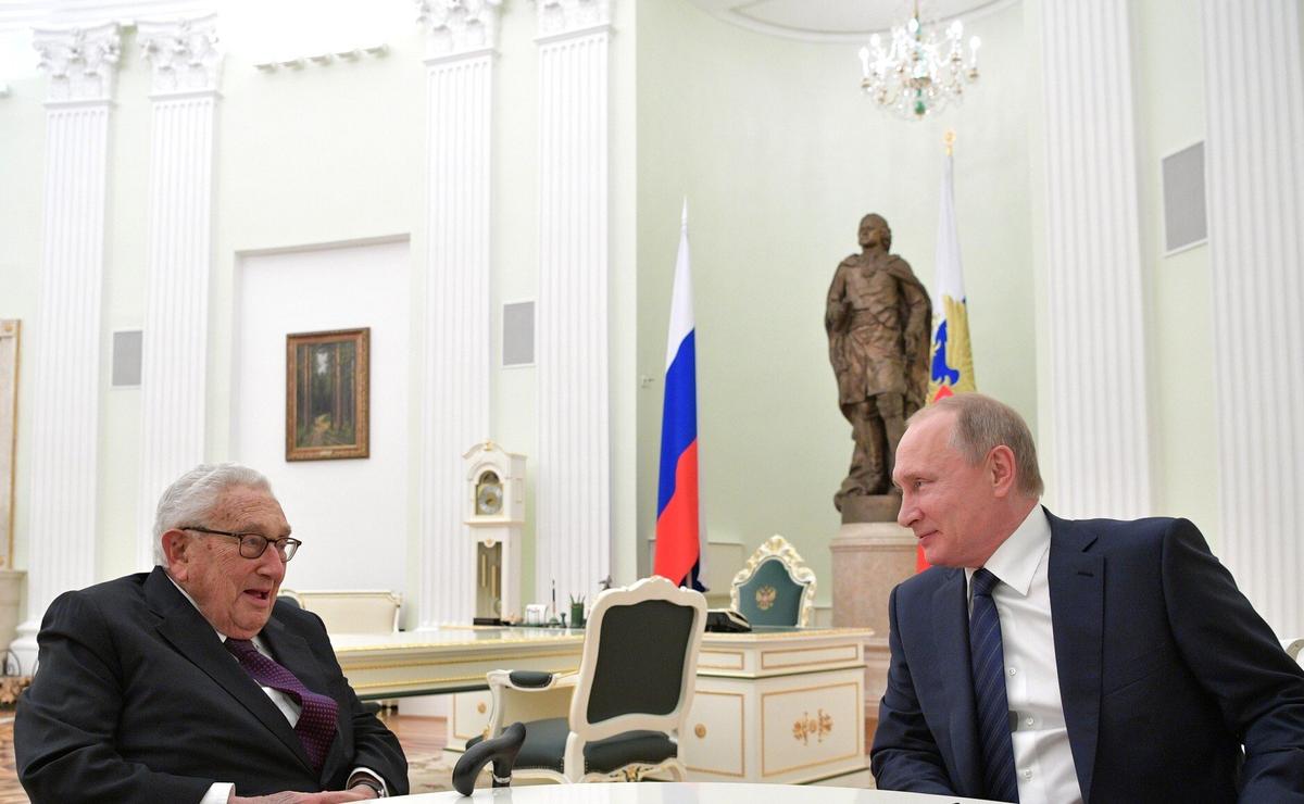 Путин с Киссинджером в Кремле, 29 июня 2017 г. Фото:  kremlin.ru