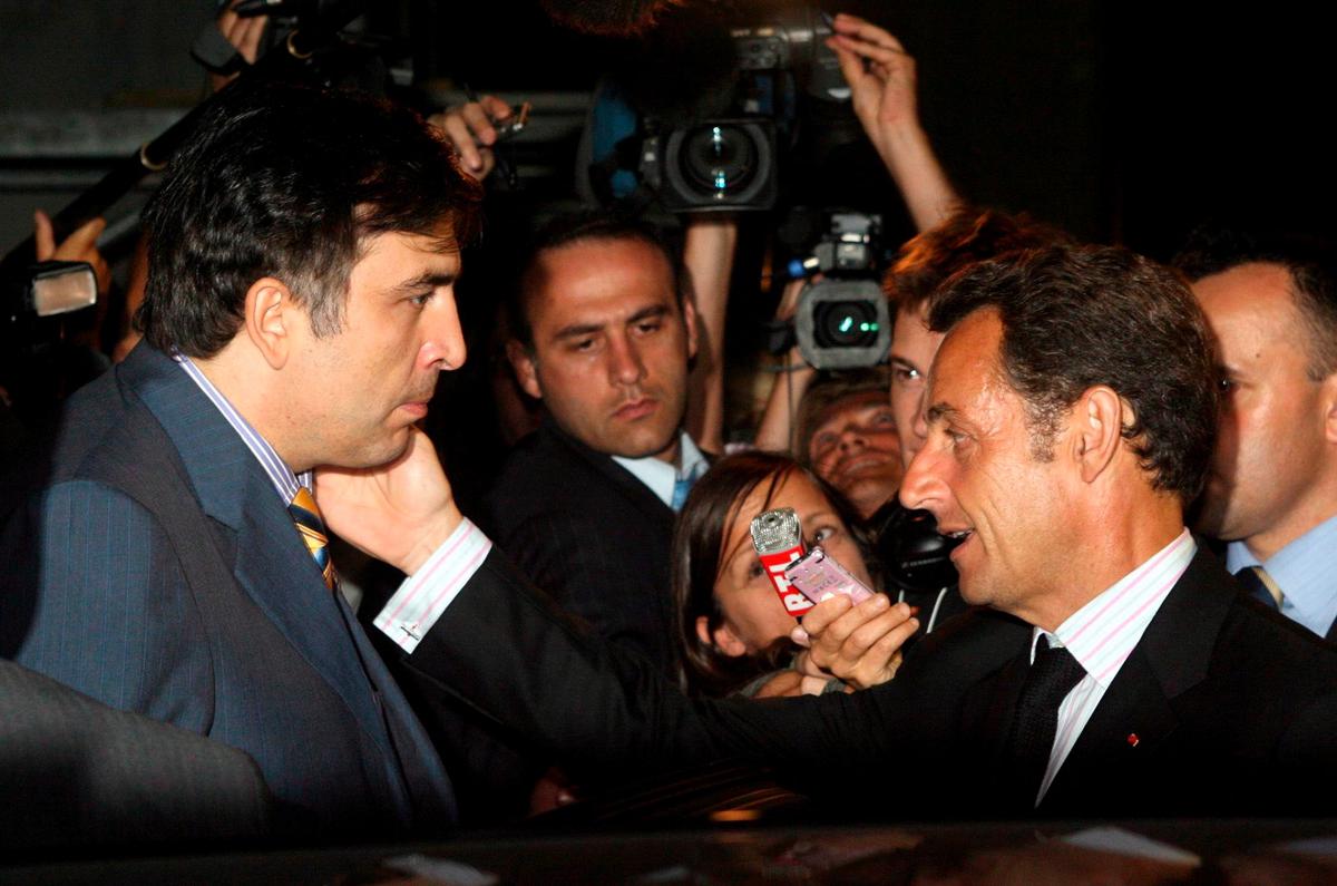 Николя Саркози и Михаил Саакашвили, 12 августа 2008 года. Фото: EPA/ZURAB KURTSIKIDZE