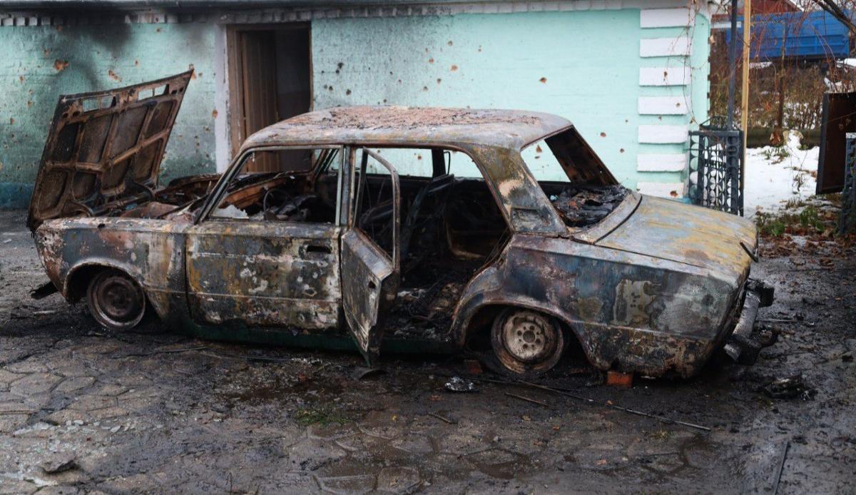 A burned out car following Russian airstrikes across Ukraine, 28 November 2024. Photo: State Emergency Service of Ukraine