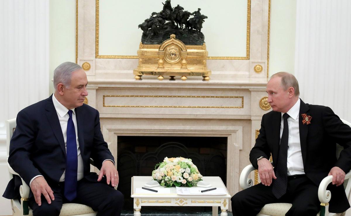 Беньямин Нетаньяху и Владимир Путин, 9 мая 2018 года. Фото:  Президент России