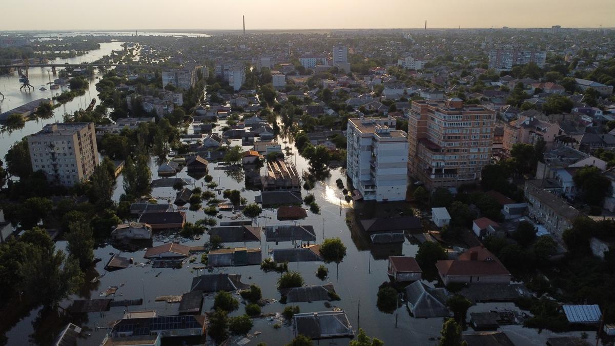 Вид с воздуха на жилые кварталы в затопленном районе Херсона, 8 июня 2023 года. Фото: Ян Доброносов / Global Images Ukraine / Getty Images