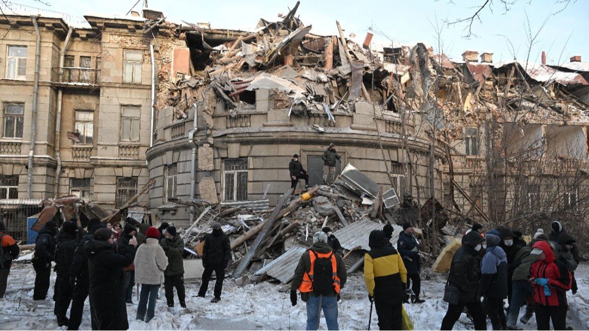 В Петербурге активисты не дают снести здание ВНИИБ