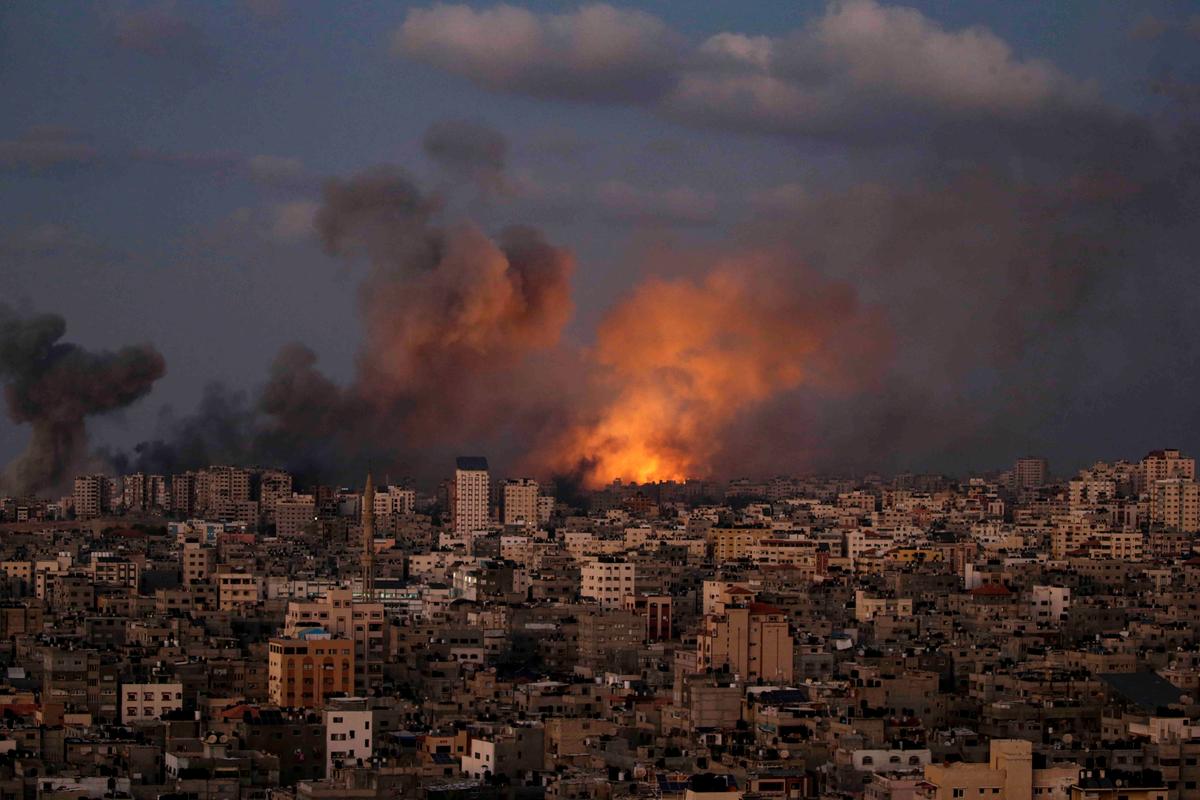 Газа после ракетного удара. Фото: EPA-EFE / MOHAMMED SABER