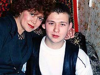 Убитый сослуживцами Ярослав Лазарев с мамой