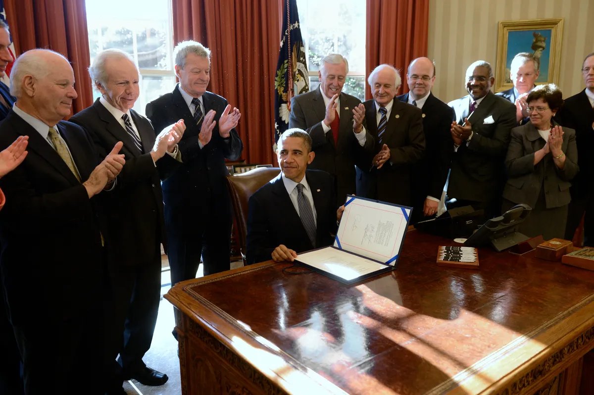 Barack Obama signs the Magnitsky Act. US, Washington, 14 December 2012. Photo: EPA/MICHAEL REYNOLDS