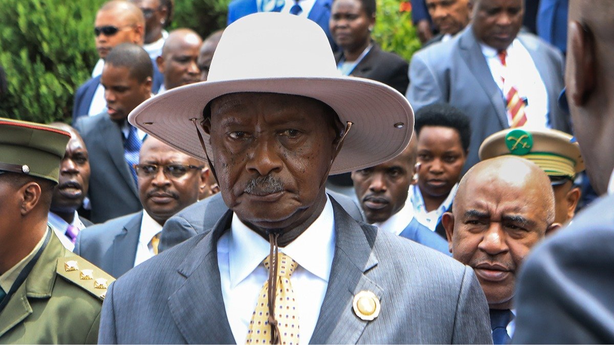 Отключение интернета, 21 погибший и 35 лет у власти