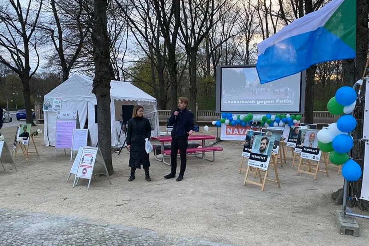 Экран, сваренный Баграшом в кэмпе, Берлин, апрель 2021 года. Фото: Дмитрий Баграш / <a data-sk="tooltip_parent" data-stringify-link="https://www.facebook.com/bagrasch/posts/pfbid02dFtUkJU7NhuT7Zuk8RS6XEK7WWmfLbYVRwWQfWZ4C8dFVQ4Ymti1niB54DBc9mial" href="https://www.facebook.com/bagrasch/posts/pfbid02dFtUkJU7NhuT7Zuk8RS6XEK7WWmfLbYVRwWQfWZ4C8dFVQ4Ymti1niB54DBc9mial" rel="noopener noreferrer" target="_blank">Facebook</a>