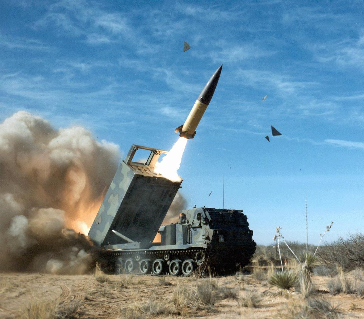 Пуск ракеты ATACMS. Фото:  Wikimedia Commons
