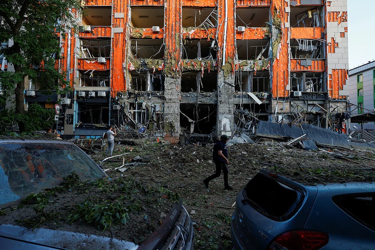 An office building in central Kharkiv damaged by the Russian airstrike, 25 May 2024. Photo: Valentyn Ogirenko / Reuters / Scanpix / LETA