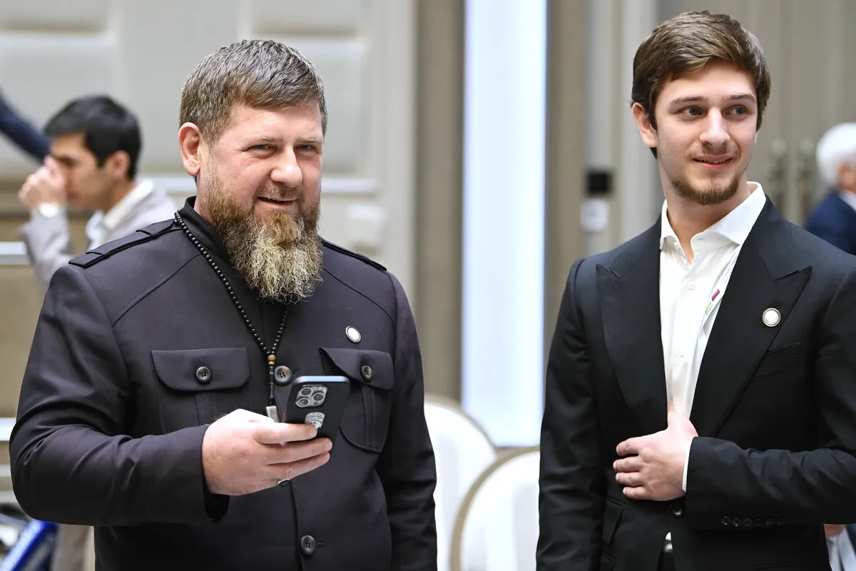 Ramzan Kadyrov (L) and his second eldest son Zelimkhan at the Kuksaroy Presidential Palace in Tashkent, Uzbekistan, 27 May 2024. Photo: EPA / Sergery Bobylev / SPUTNIK / Kremlin Pool