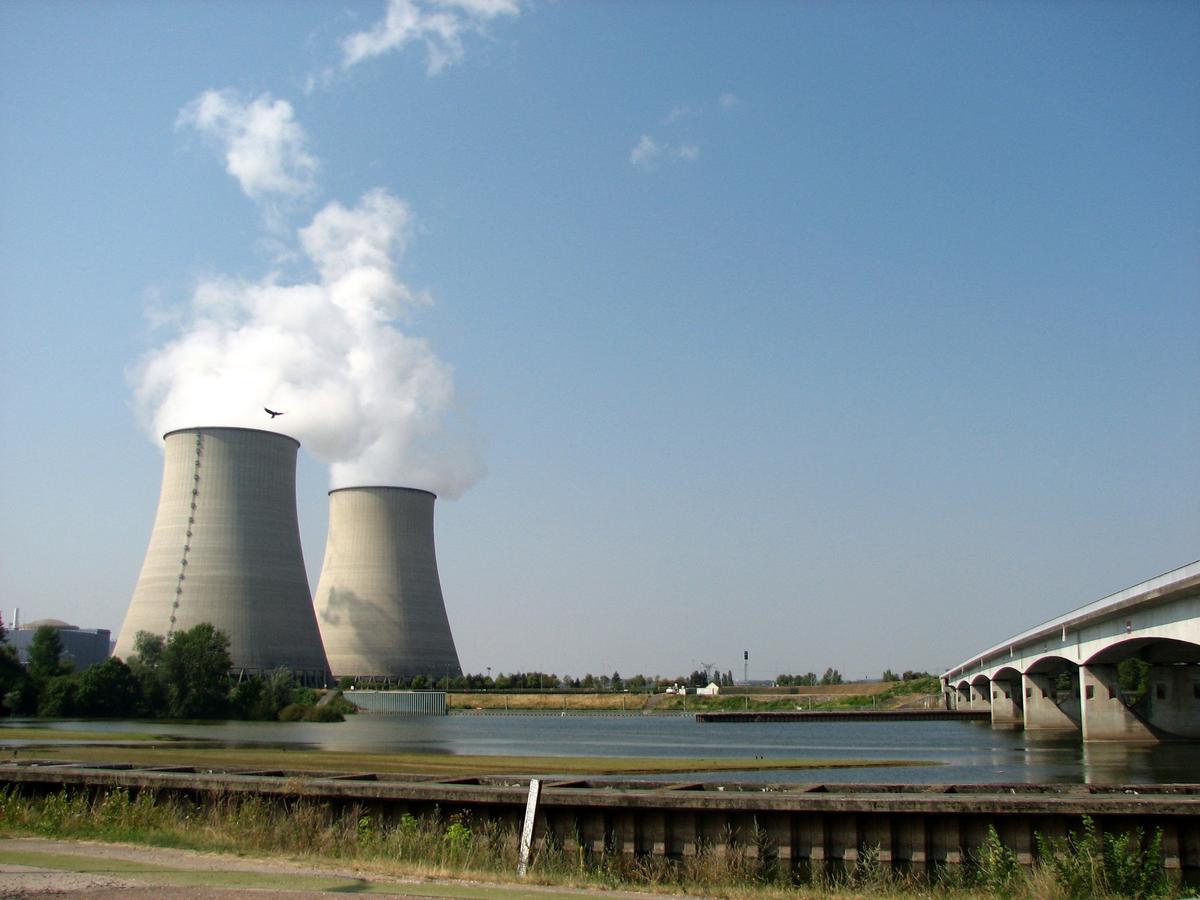 Атомная станция в Бельвиль-сюр-Луар, Франция. Фото:  Wikimedia Commons , CC BY-SA 3.0